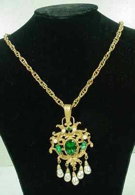 Beautiful Coro Craft Jeweled Pendant, 1950's. Beautiful Coro Craft Jeweled Pendant, 1950's.