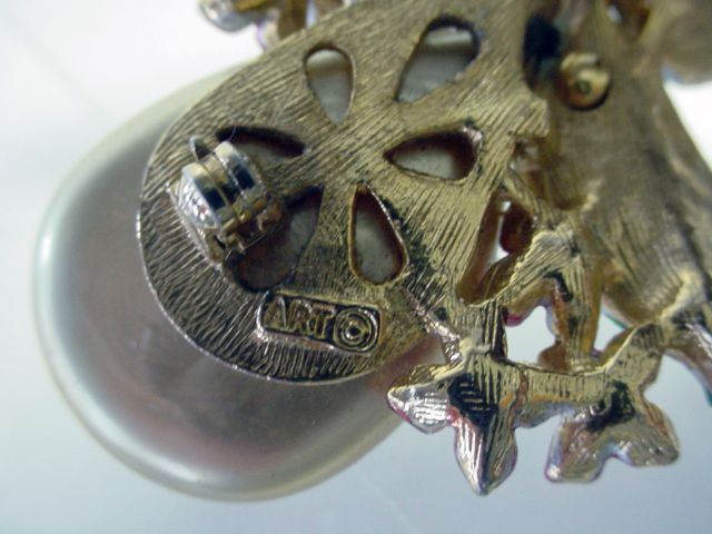 Lovely ART Pearl and Enamel Brooch, 1960's! Lovely ART Pearl and Enamel Brooch, 1960's!