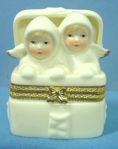 Adorable Porcelain Ring Box or Pill Box with Figural Top Adorable Porcelain Ring Box or Pill Box with Figural Top