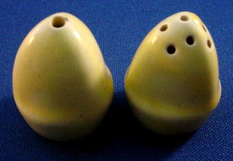 Mid Century Modern Miniature Salt and Pepper Shakers Mid Century Modern Miniature Salt and Pepper Shakers