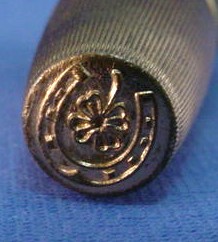 Antique Ornate Gilded Brass Cylindrical Mini Sewing Kit with Thimble Cap Antique Ornate Gilded Brass Cylindrical Mini Sewing Kit with Thimble Cap