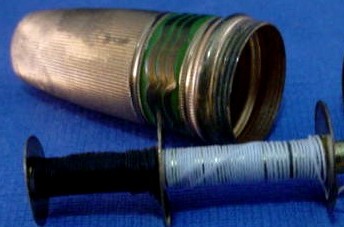 Antique Ornate Gilded Brass Cylindrical Mini Sewing Kit with Thimble Cap Antique Ornate Gilded Brass Cylindrical Mini Sewing Kit with Thimble Cap