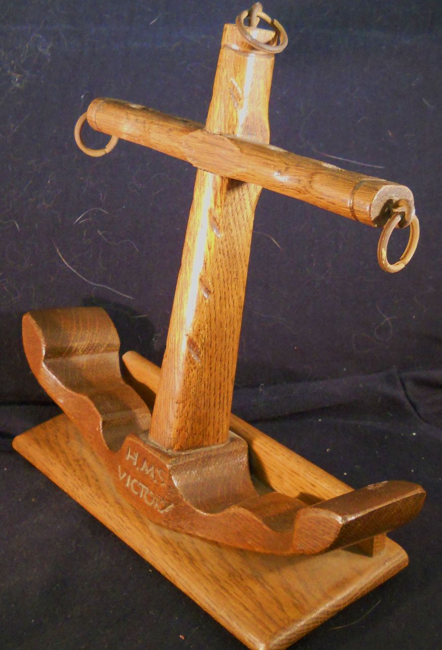 HMS Victory Oak Anchor Shape Pipe Rack HMS Victory Oak Anchor Shape Pipe Rack