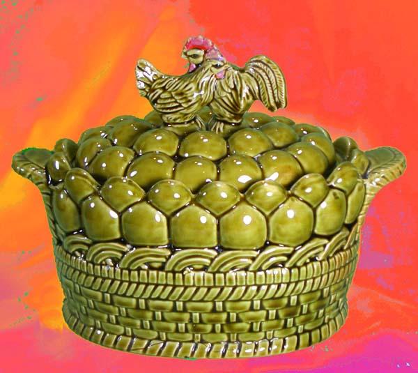 Green Cuddling Rooster and Hen Tureen Green Cuddling Rooster and Hen Tureen