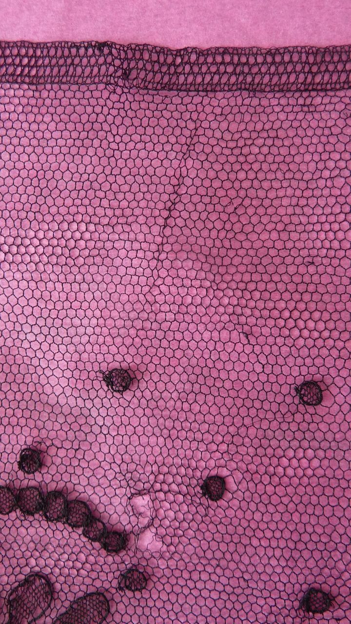 Splendid flounce 19th C. Chantilly hand bobbin lace Bayeux 130 inches Splendid flounce 19th C. Chantilly hand bobbin lace Bayeux 130 inches