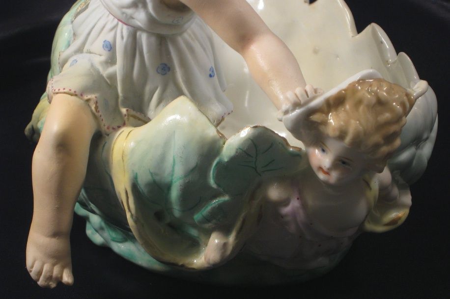 Porcelain Figural Center Piece Bowl Porcelain Figural Center Piece Bowl
