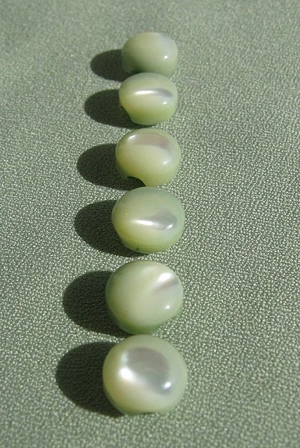 Vintage Diminutive Mother of Pearl Buttons Vintage Diminutive Mother of Pearl Buttons