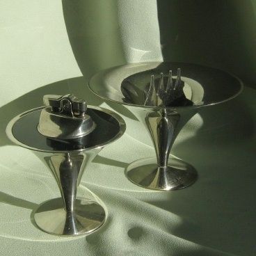 Contemporary Chrome Smoking Set Contemporary Chrome Smoking Set