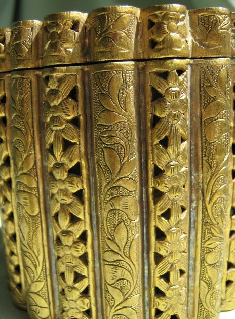 Very Vintage Reticulated Powder Box from China Very Vintage Reticulated Powder Box from China