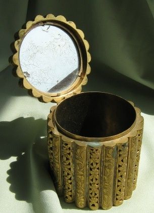 Very Vintage Reticulated Powder Box from China Very Vintage Reticulated Powder Box from China