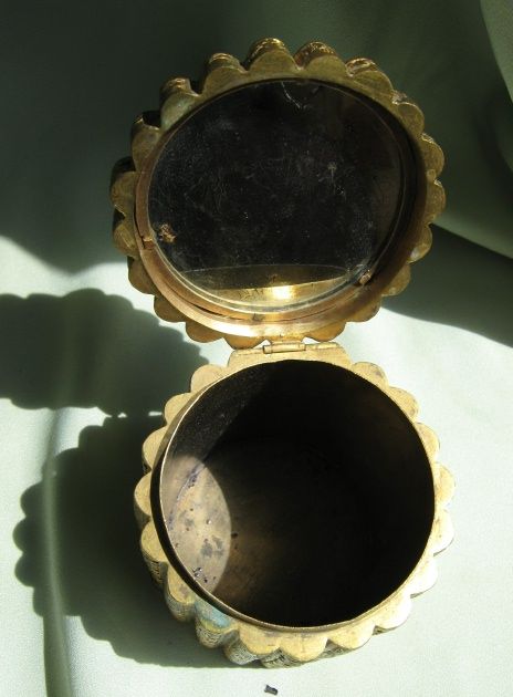 Very Vintage Reticulated Powder Box from China Very Vintage Reticulated Powder Box from China