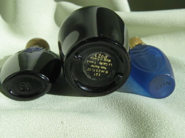 Three Cobalt Miniature Perfume Bottle Blues - Ispahan * Que Viva Escada * Mesmerize Three Cobalt Miniature Perfume Bottle Blues - Ispahan * Que Viva Escada * Mesmerize