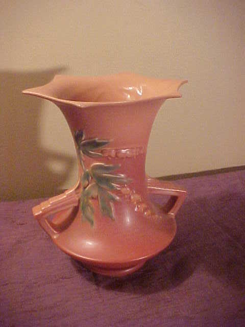 Beautiful Circa 1940 Rare Roseville 969-8 Bleeding Heart Beautiful Circa 1940 Rare Roseville 969-8 Bleeding Heart