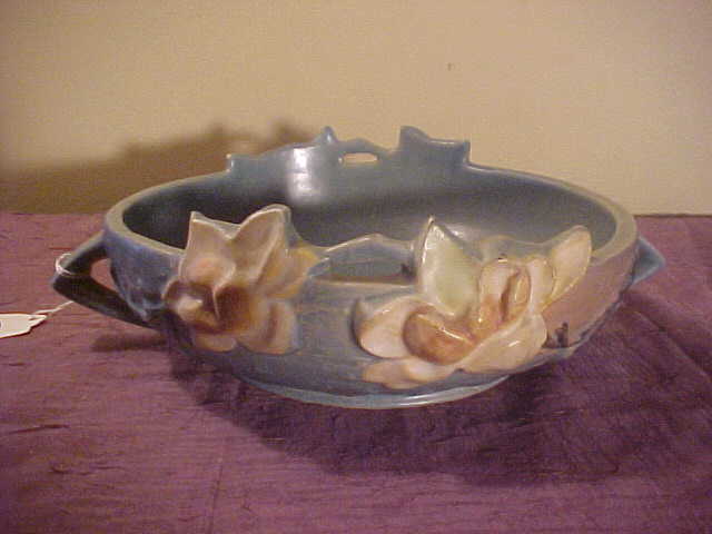 Excellent Condition Roseville Magnolia Handled Bowl #448-8 Excellent Condition Roseville Magnolia Handled Bowl #448-8