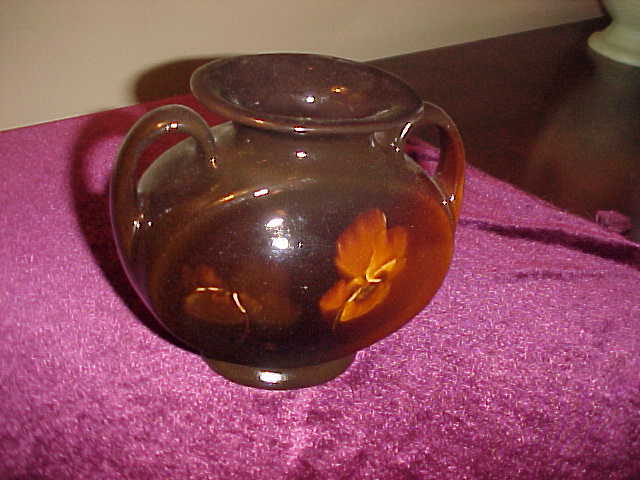 Excellent Roseville Rozane 904-5 Handled Vase Excellent Roseville Rozane 904-5 Handled Vase