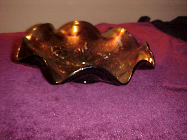 Excellent Imperial Fluted Pansie Pattern in Grape/Purple Bowl Excellent Imperial Fluted Pansie Pattern in Grape/Purple Bowl