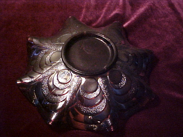 Excellent Imperial Fluted Pansie Pattern in Grape/Purple Bowl Excellent Imperial Fluted Pansie Pattern in Grape/Purple Bowl