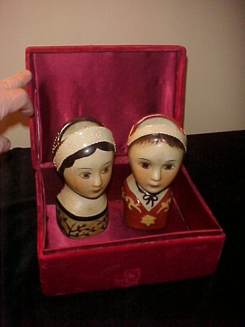 Pair of Early Elizabethan Wall Pockets w/Nice Case Pair of Early Elizabethan Wall Pockets w/Nice Case