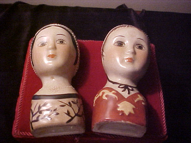 Pair of Early Elizabethan Wall Pockets w/Nice Case Pair of Early Elizabethan Wall Pockets w/Nice Case