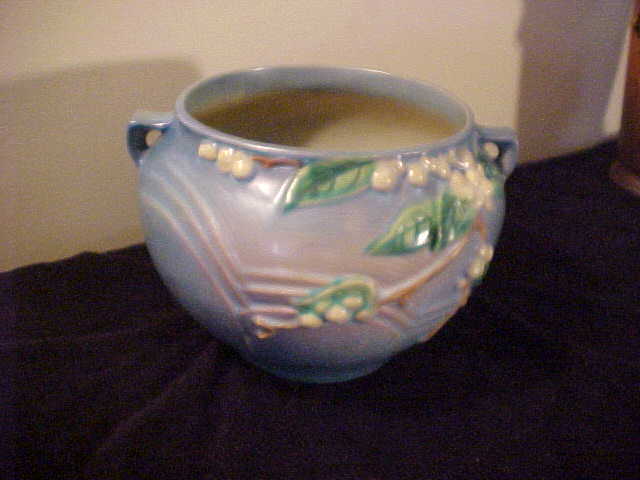 Beautiful Roseville Snowberry IJ-6 2 handled Jardiniere Beautiful Roseville Snowberry IJ-6 2 handled Jardiniere