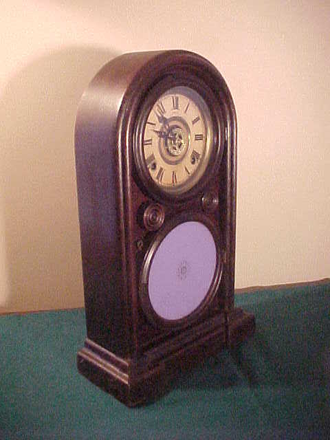 Nice Figure Eight Style Ingraham Striking Mantel Clock - Runs Great Nice Figure Eight Style Ingraham Striking Mantel Clock - Runs Great
