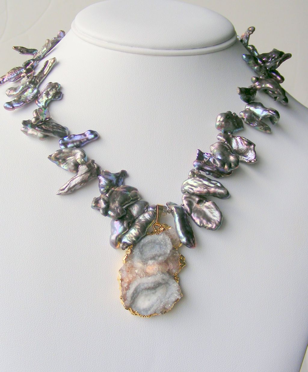 Peacock Keishi Pearls and Druzy Quartz Pendant Necklace Peacock Keishi Pearls and Druzy Quartz Pendant Necklace