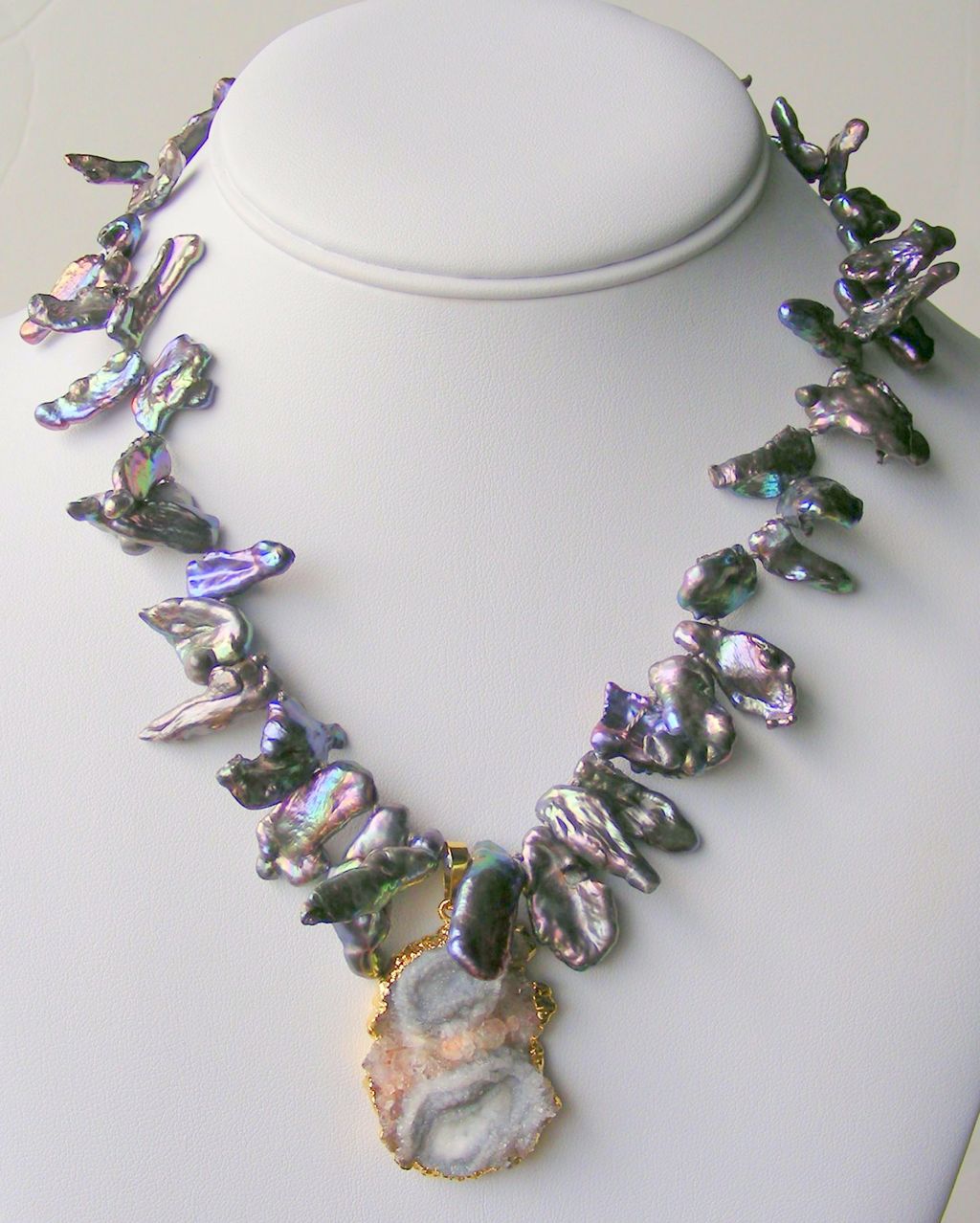 Peacock Keishi Pearls and Druzy Quartz Pendant Necklace Peacock Keishi Pearls and Druzy Quartz Pendant Necklace