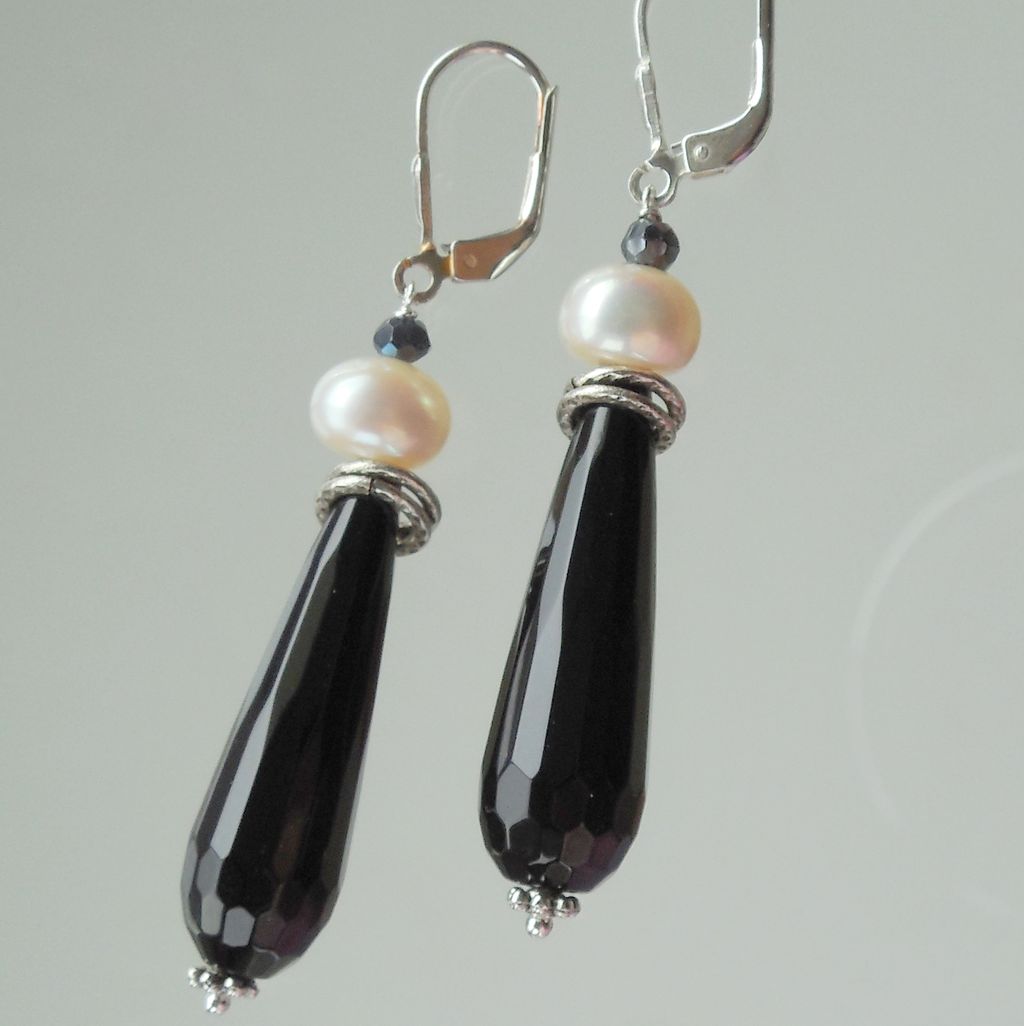 Black Agate White Pearl Briolette Drop Earrings Black Agate White Pearl Briolette Drop Earrings