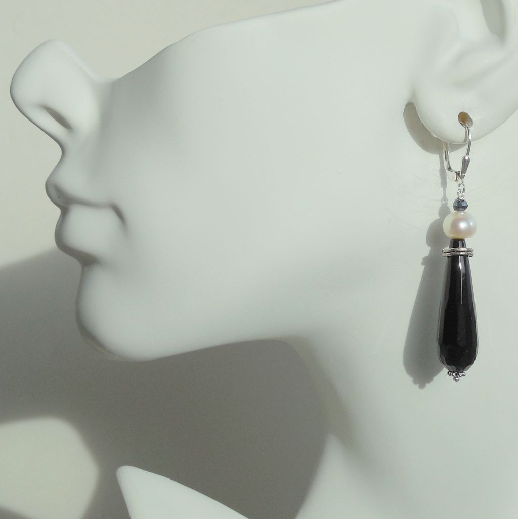 Black Agate White Pearl Briolette Drop Earrings Black Agate White Pearl Briolette Drop Earrings