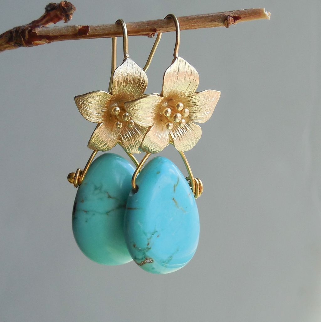 Turquoise Magnesite Stone Flower Drop Earrings Turquoise Magnesite Stone Flower Drop Earrings