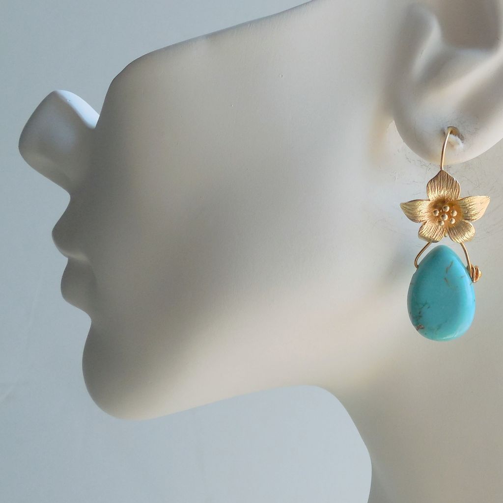 Turquoise Magnesite Stone Flower Drop Earrings Turquoise Magnesite Stone Flower Drop Earrings