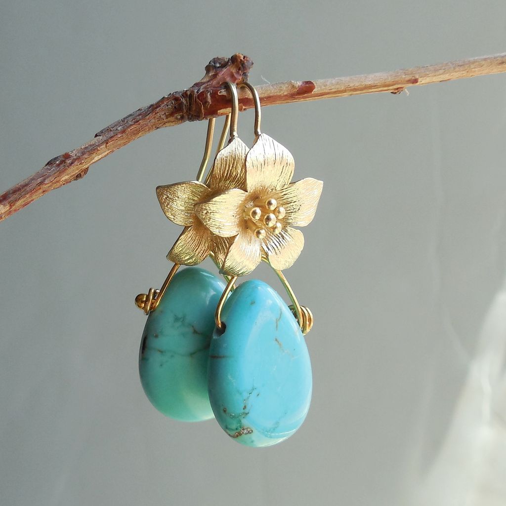 Turquoise Magnesite Stone Flower Drop Earrings Turquoise Magnesite Stone Flower Drop Earrings