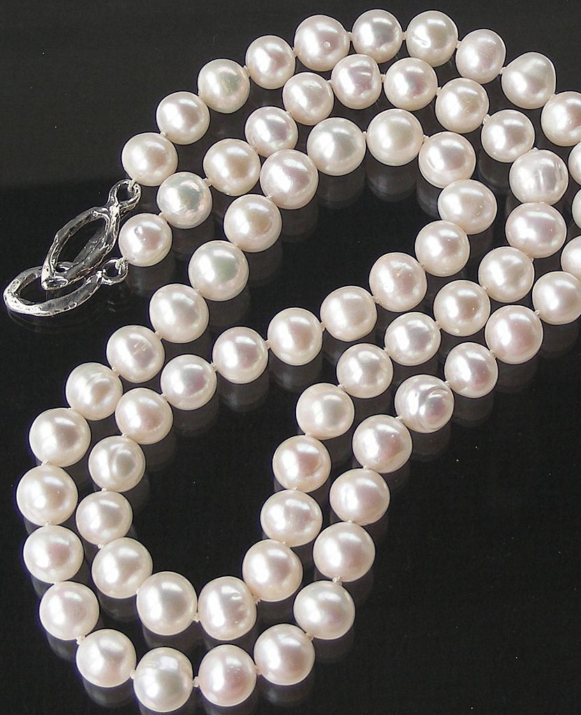 27" Long Matinee Pearl Necklace Hand Knotted White Classic 27" Long Matinee Pearl Necklace Hand Knotted White Classic