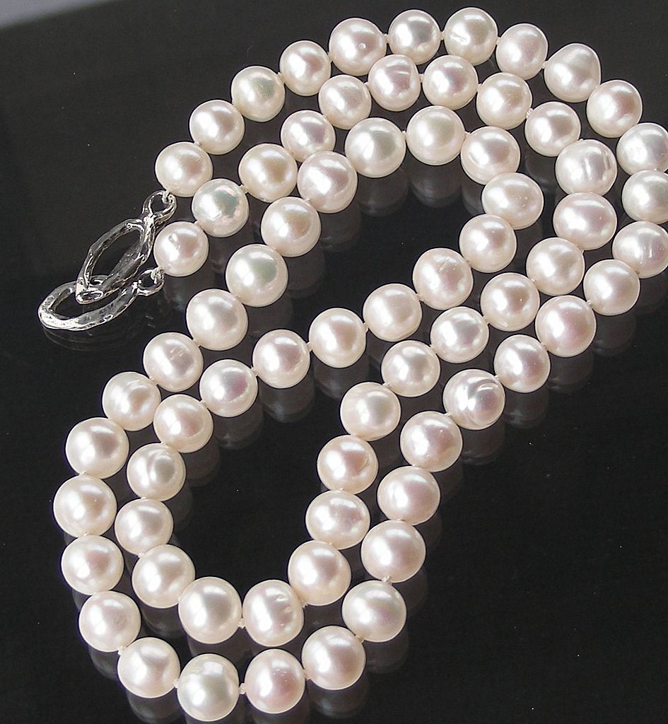 27" Long Matinee Pearl Necklace Hand Knotted White Classic 27" Long Matinee Pearl Necklace Hand Knotted White Classic