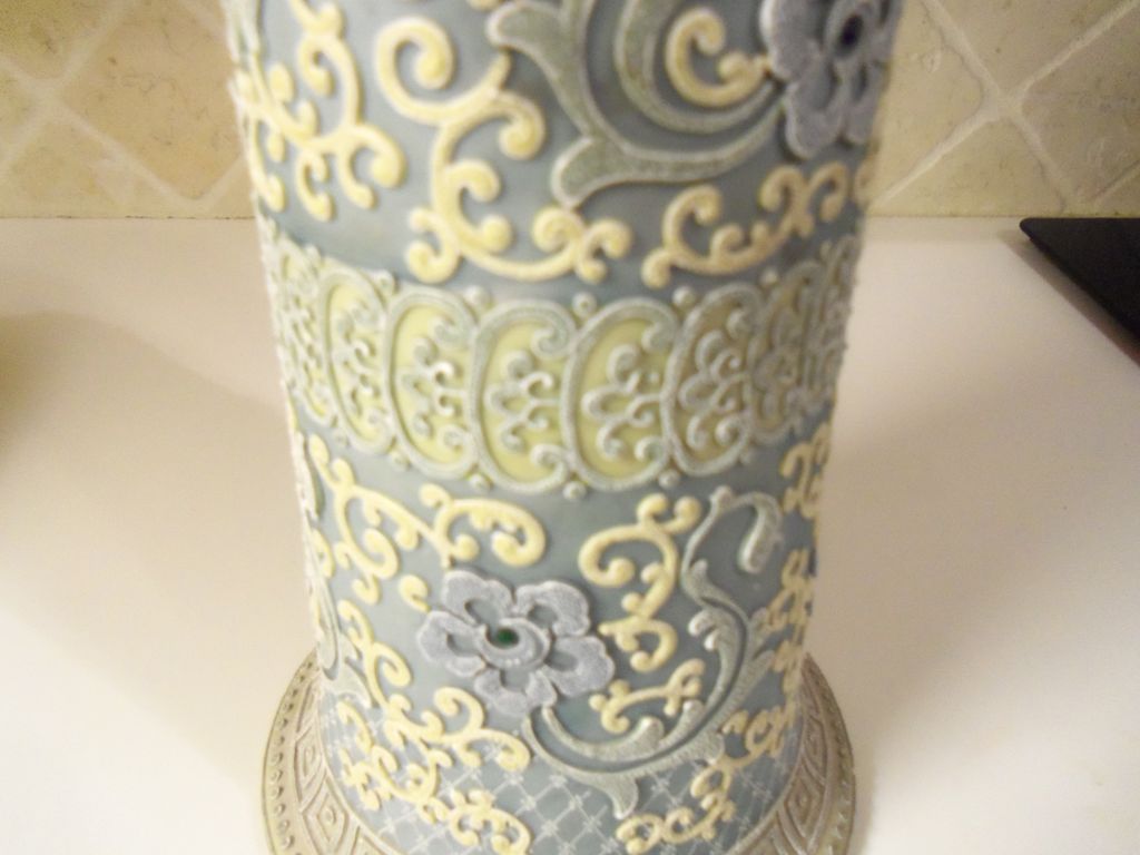 Antique Victorian Queen Anne's Lace Large Vase Antique Victorian Queen Anne's Lace Large Vase