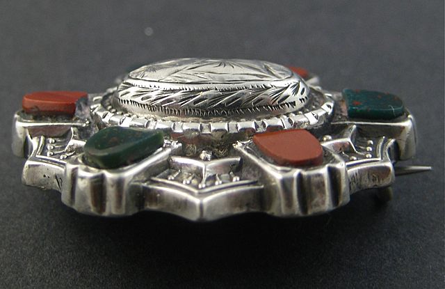Victorian Scottish Agate Superbly Engraved Silver Brooch Victorian Scottish Agate Superbly Engraved Silver Brooch