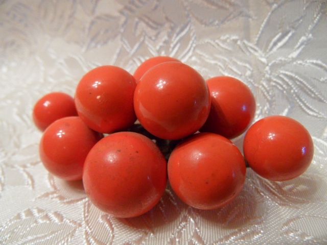 Vintage 1940's/50's Orange Painted Wooden Ball Cluster Pin/Brooch Vintage 1940's/50's Orange Painted Wooden Ball Cluster Pin/Brooch