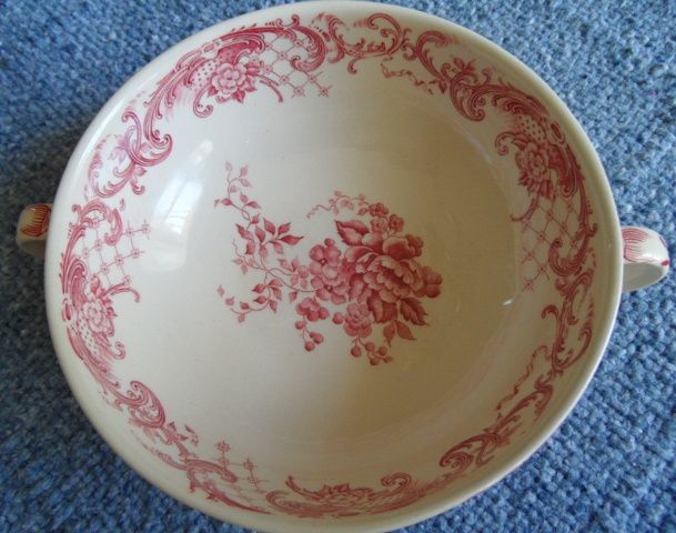 2 (Circa 1900-1912) Villeroy & Boch Red Transfer "Valeria" Cream Soup Bowls 2 (Circa 1900-1912) Villeroy & Boch Red Transfer "Valeria" Cream Soup Bowls