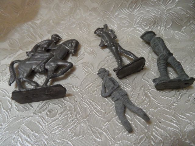 4 Vintage Toy Die Cast Lead Soldiers, one on Horse 4 Vintage Toy Die Cast Lead Soldiers, one on Horse