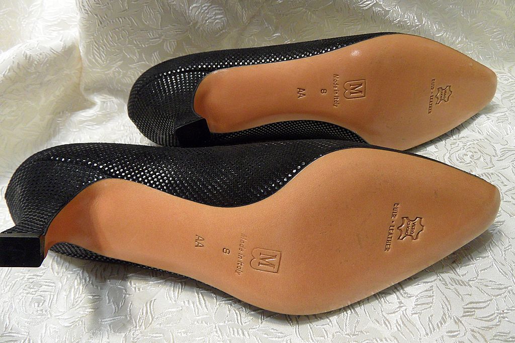 BRUNO MAGLI Italian Designer High Heel Shoes~New-Never Worn 8AA BRUNO MAGLI Italian Designer High Heel Shoes~New-Never Worn 8AA