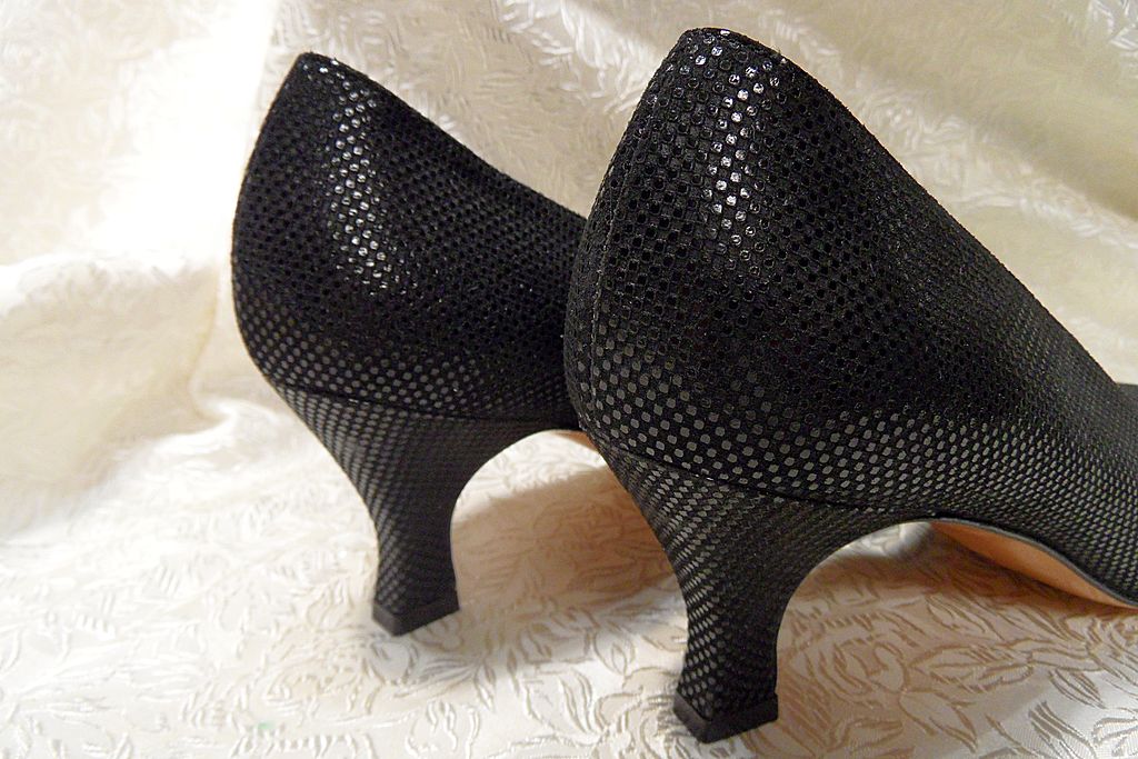 BRUNO MAGLI Italian Designer High Heel Shoes~New-Never Worn 8AA BRUNO MAGLI Italian Designer High Heel Shoes~New-Never Worn 8AA