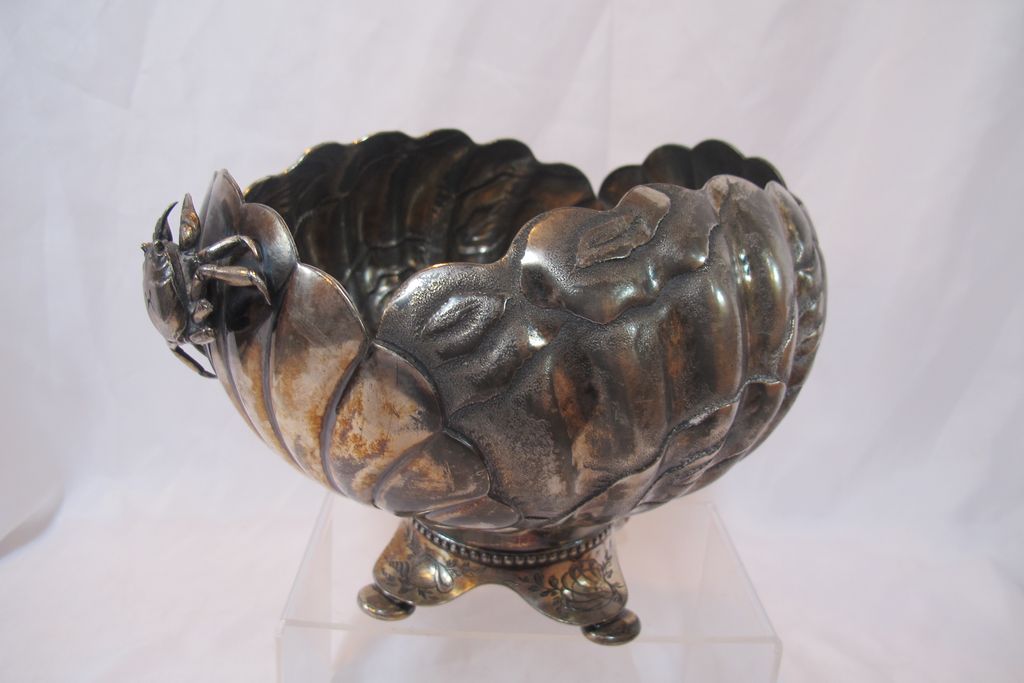 Antique 19 century silver plated bowl with send finish and 3D crabs on both sides Antique 19 century silver plated bowl with send finish and 3D crabs on both sides