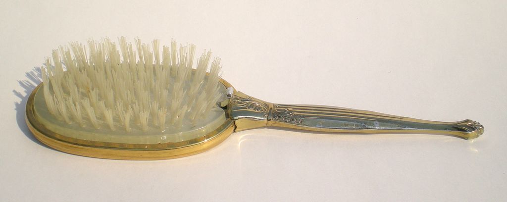 Vintage Hairbrush Goldtone w/Flowers & Ribbon Design Vintage Hairbrush Goldtone w/Flowers & Ribbon Design