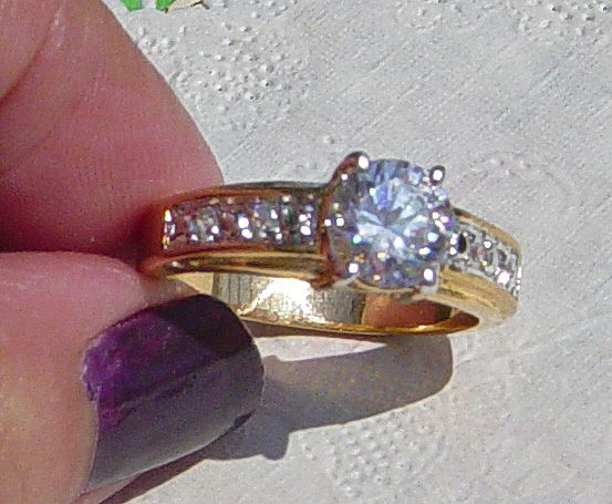 Brilliant Sparkling Cubic Zirconia Ring Brilliant Sparkling Cubic Zirconia Ring