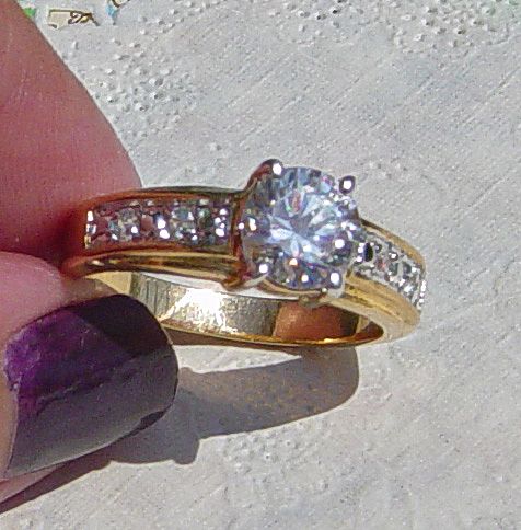 Brilliant Sparkling Cubic Zirconia Ring Brilliant Sparkling Cubic Zirconia Ring
