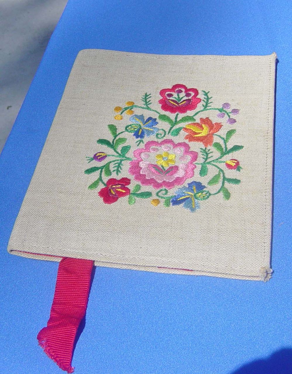 Vintage Embroidered Colorful Floral Fabric Book Cover With Ribbon Bookmark Vintage Embroidered Colorful Floral Fabric Book Cover With Ribbon Bookmark