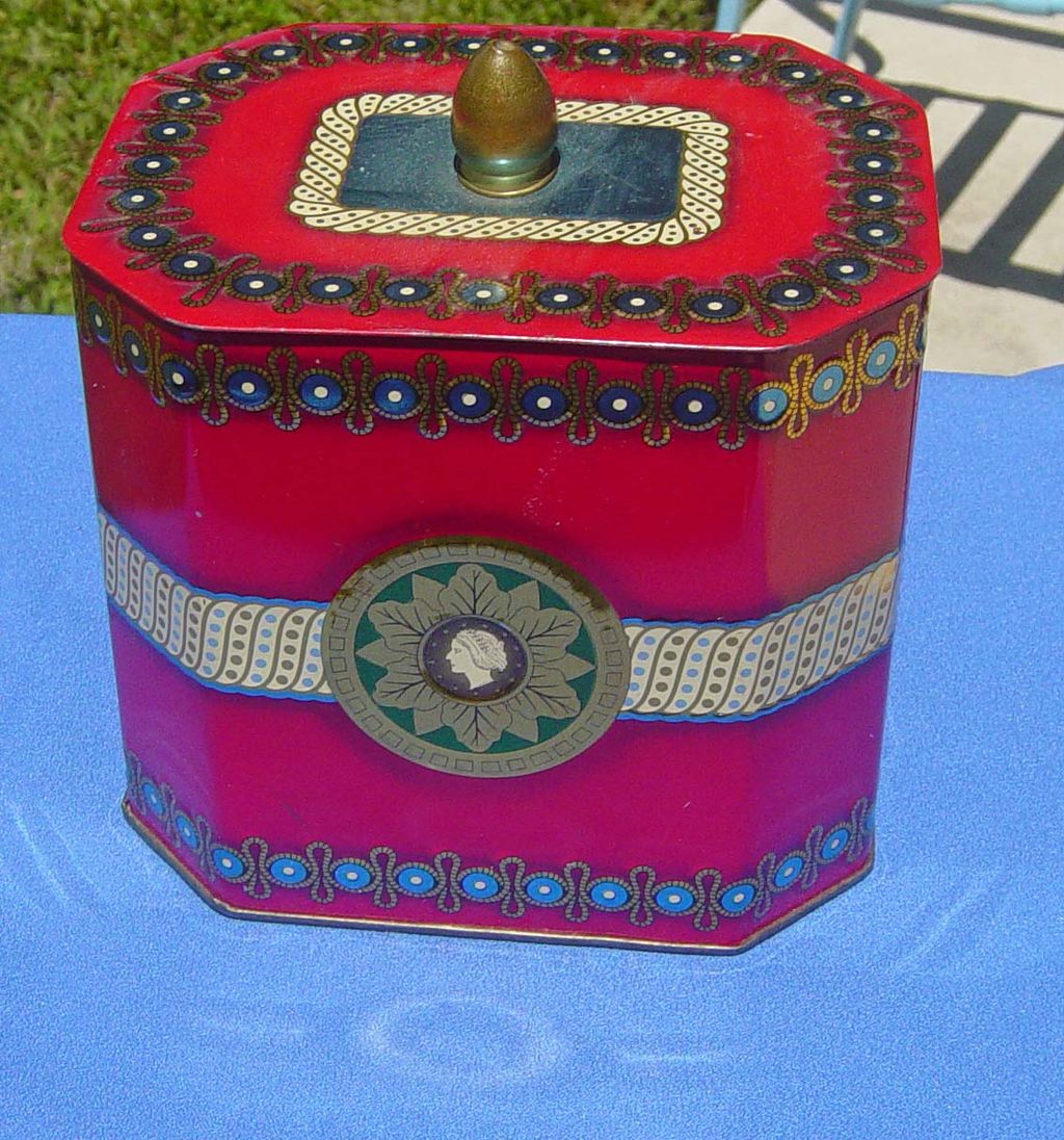 Vintage Decorative Metal Tin With Finial Top Vintage Decorative Metal Tin With Finial Top