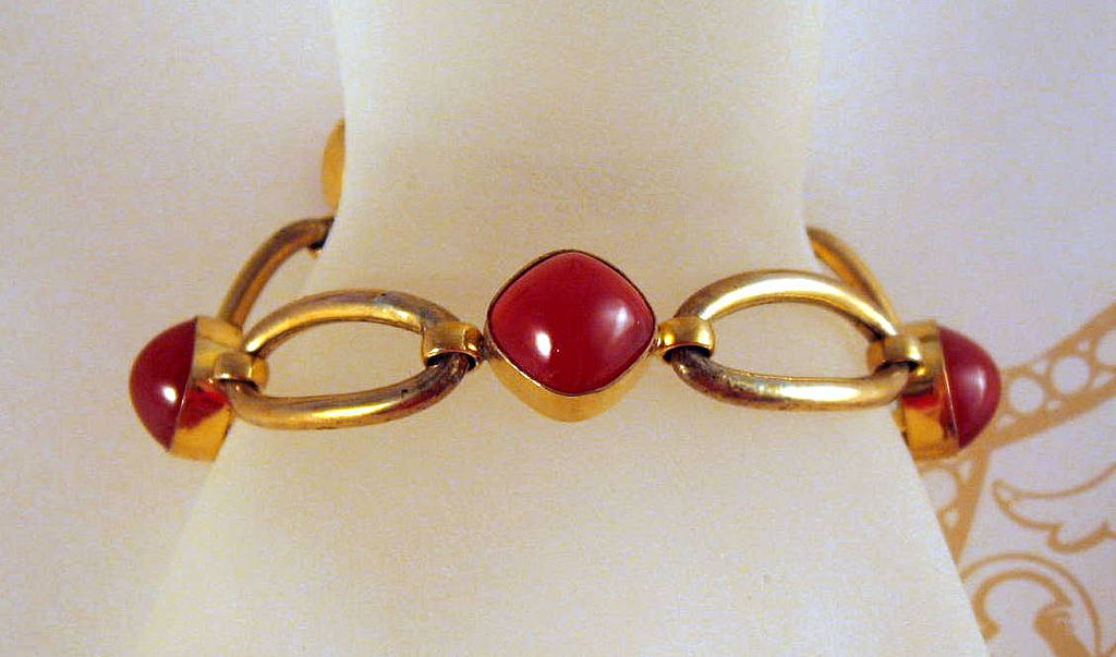 Art Deco French Carnelian Glass Gold-tone Bracelet Art Deco French Carnelian Glass Gold-tone Bracelet