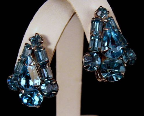 Beautiful Topaz Blue Signed Weiss Rhinestone Earrings Beautiful Topaz Blue Signed Weiss Rhinestone Earrings