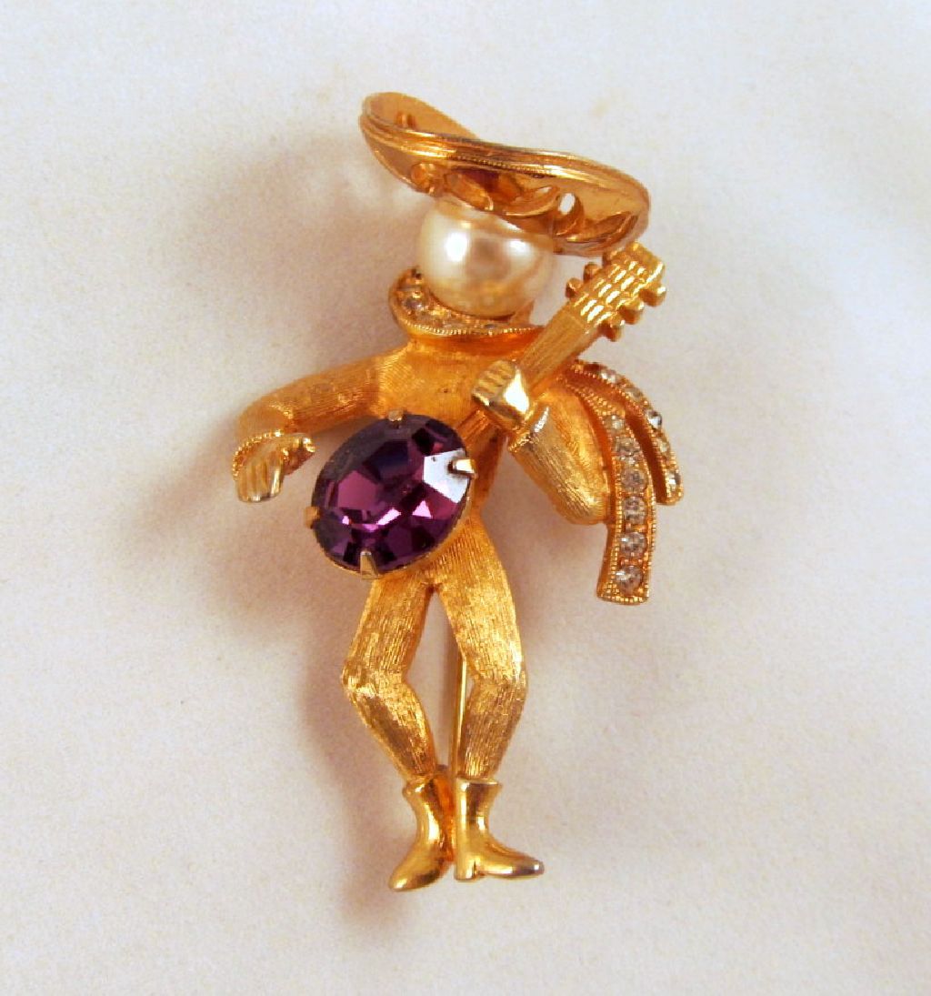 Napier "Troubador" Figural Brooch Book Piece Napier "Troubador" Figural Brooch Book Piece